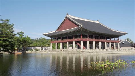 Le Château de Lotus : Un Oasis de Paix et d'Architecture Traditionnelle Coréenne à Daegu!