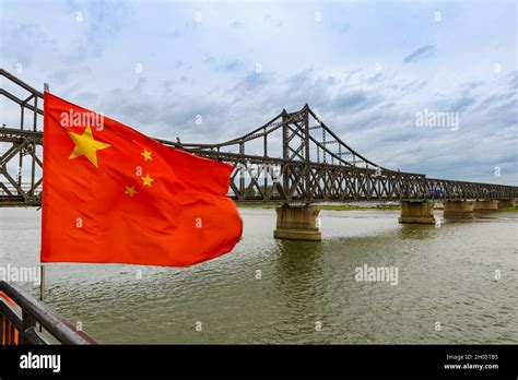  Le Pont de l'Amitié Sino-Coréenne : Symbole imposant et fenêtre vers la Corée du Nord !